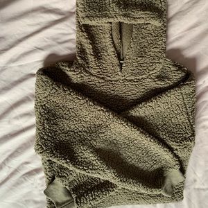 SUPER cozy cropped sweatshirt